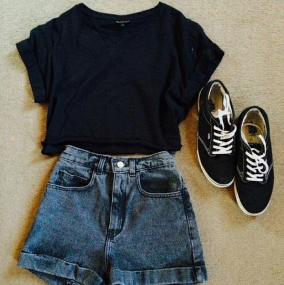Get 5 items that create a cute outfit! Mystery Box - Picture 5 of 7